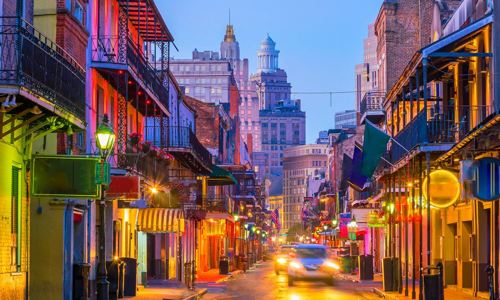 Pubs,And,Bars,With,Neon,Lights,In,The,French,Quarter,